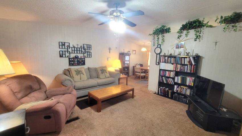 2031 Oriole Lane a Lake Wales, FL Mobile or Manufactured Home for Sale